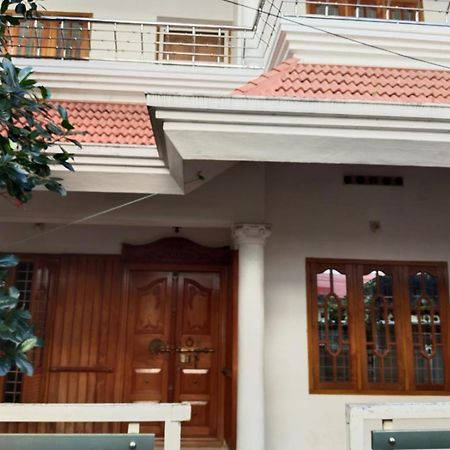 Willa Full Ac 4Bhk Townhouse, 10 Mins From Kochi Airport Angamaly Zewnętrze zdjęcie